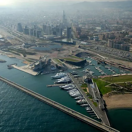 Unique - Boat In Port Forum Botel Barcelona