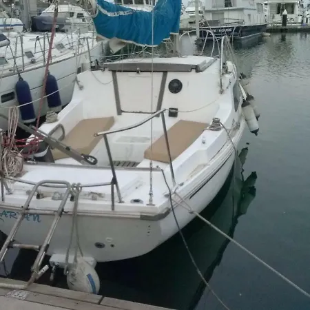 Unique - Boat In Port Forum Botel